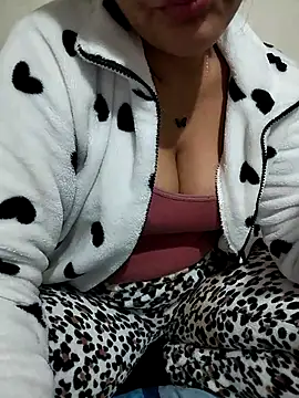 lolo890 online show from February 6, 11:30 pm