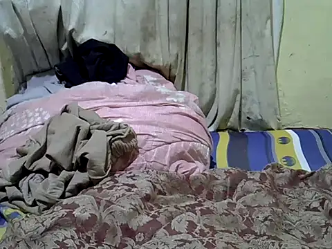 KENYANHONEY01 online show from May 19, 3:13 am