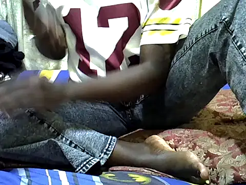 KENYANHONEY01 online show from April 4, 2:49 pm