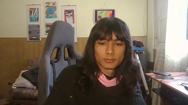 calliemaggotbone online show from November 22, 1:25 pm