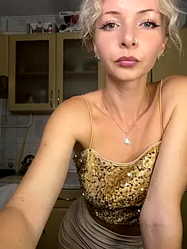 Snapshot of Kristina03 chatting on September 18, 9:02 pm Kristina03 online show from September 18, 9:02 pm