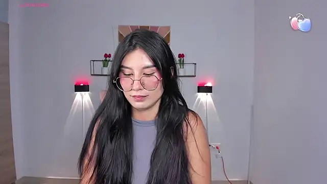 emily villamil online show from March 28, 9:24 pm