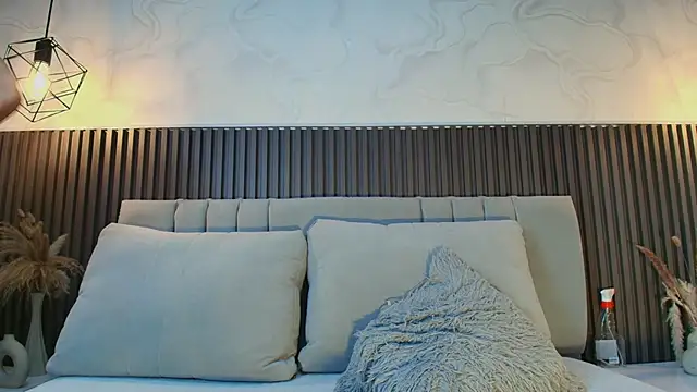 SHANONCLARK online show from March 21, 6:13 pm