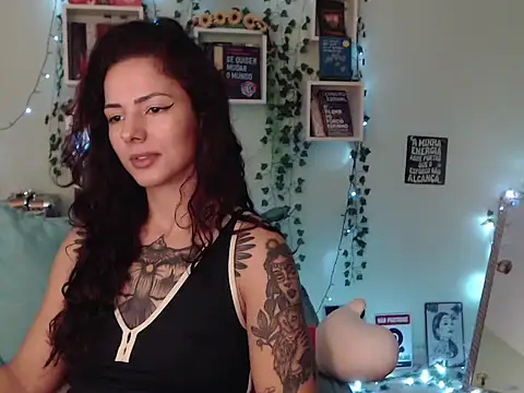 Snapshot of BeellyDance chatting on September 8, 9:36 pm BeellyDance online show from September 8, 9:36 pm