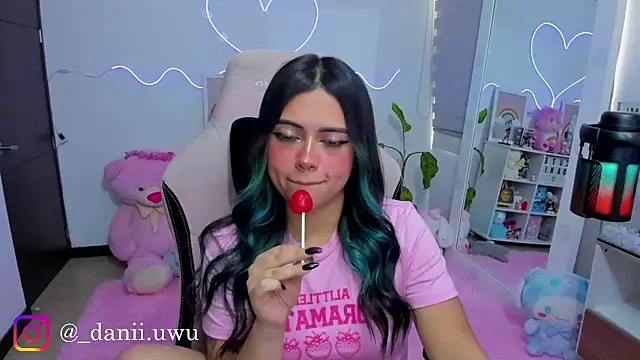 CuteDani  online show from March 2, 2:24 pm