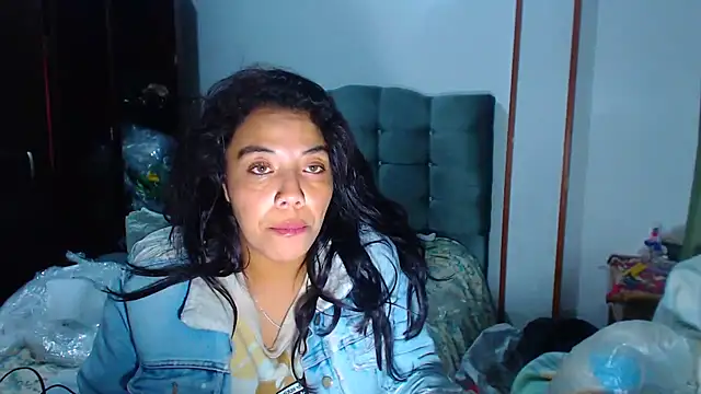 AmaraRoberts420 online show from January 17, 6:32 am