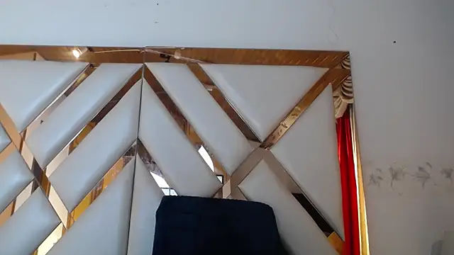 nathaly low1 online show from April 10, 12:55 pm