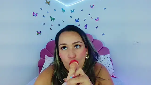Snapshot of paula_brausin chatting on September 10, 2:33 am paula brausin online show from September 10, 2:33 am