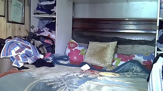 AddictiveAssCurves online show from February 20, 7:21 am