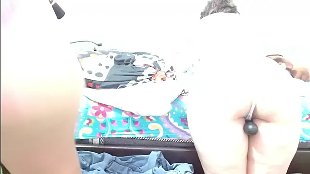 hadidgigi online show from February 24, 12:59 pm