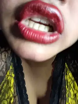 Hotlisa online show from July 14, 5:17 pm