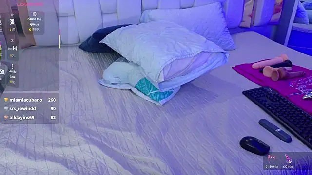 valkiria moore online show from November 10, 8:48 pm