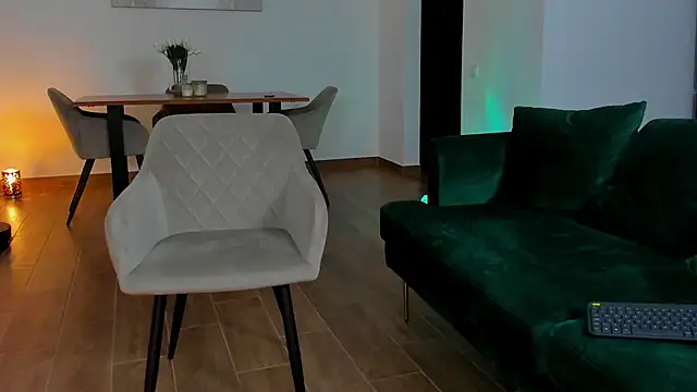 june desire online show from April 8, 5:26 pm