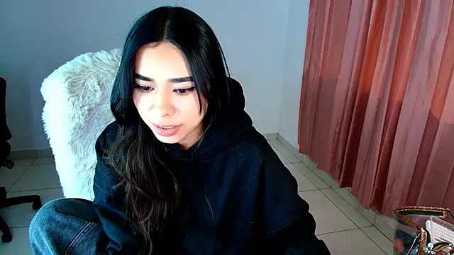 AmyOlimpo online show from January 13, 6:30 am