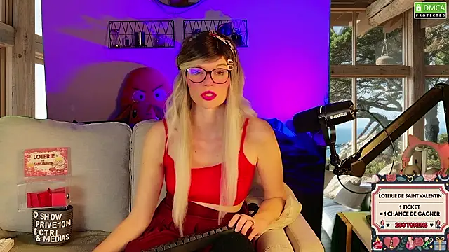 Kittychatte online show from March 2, 9:20 pm