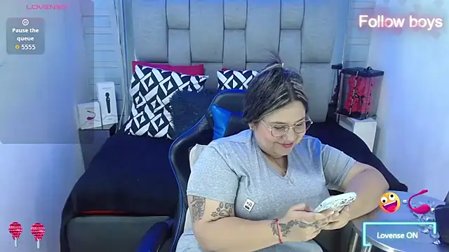 evelin zaens online show from October 18, 5:54 am