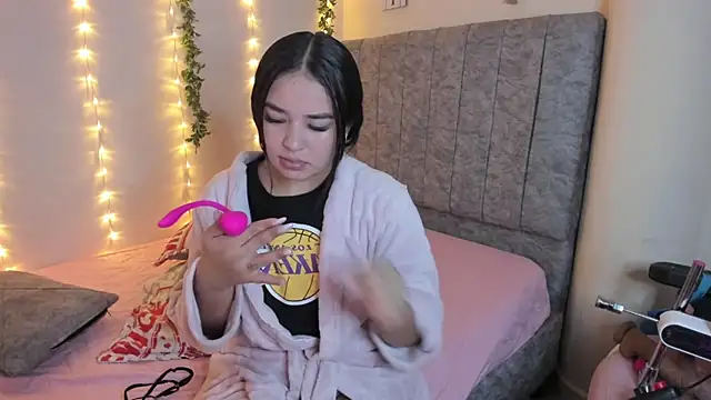 SaraCrow online show from December 14, 5:02 am