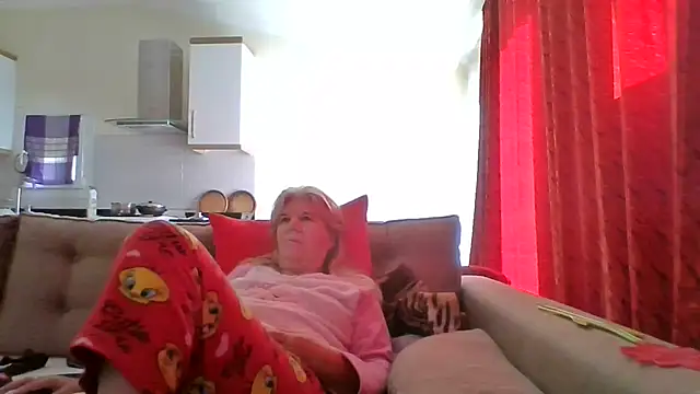 TrustfulVampire1 online show from November 15, 6:25 am