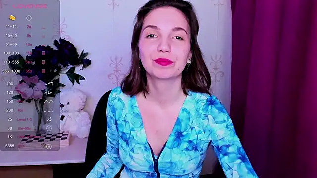 KindHazelHere  online show from April 6, 7:31 am