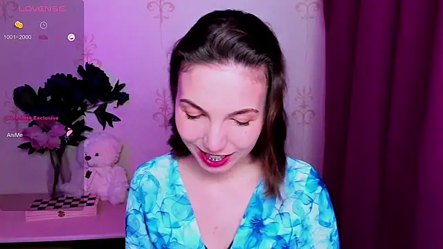 KindHazelHere  online show from April 6, 12:32 am