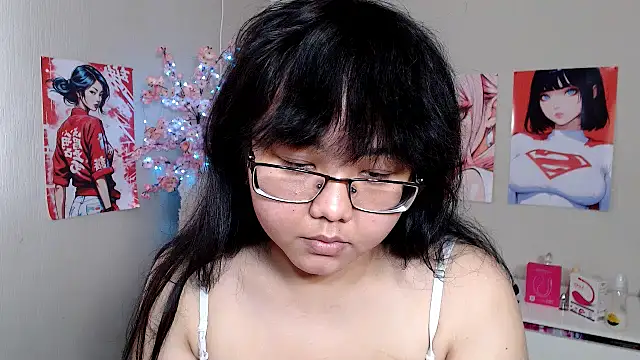 Snapshot of Moertomlly chatting on September 13, 5:48 am Moertomlly online show from September 13, 5:48 am