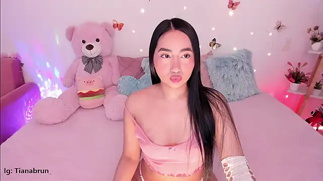 Zara uwu  online show from December 22, 10:29 am