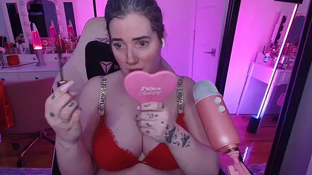 rachelbrooksxx online show from December 18, 5:50 pm