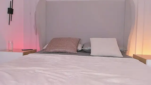 chloe d online show from November 16, 1:11 pm