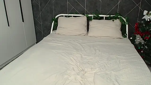 KathrineBerry online show from January 9, 7:13 am