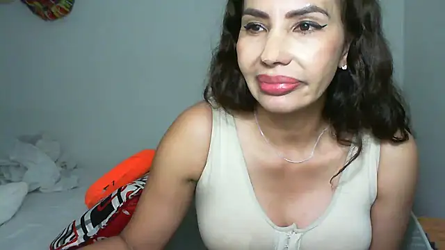 salome  milf online show from February 4, 11:41 pm