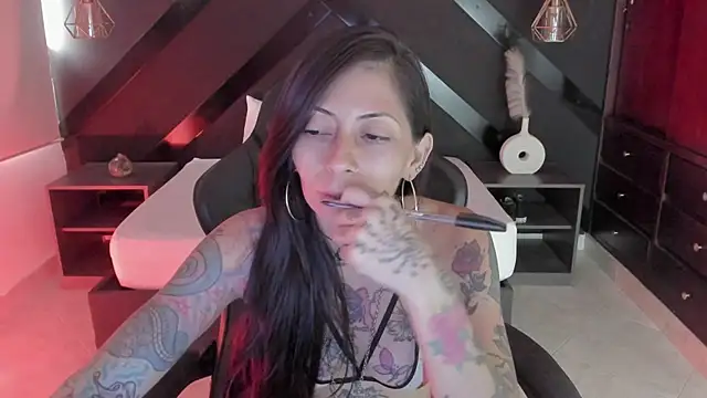 dark gotica online show from April 14, 7:14 pm