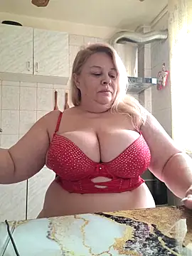 Snapshot of AriannaMilf chatting on September 26, 7:28 am AriannaMilf online show from September 26, 7:28 am
