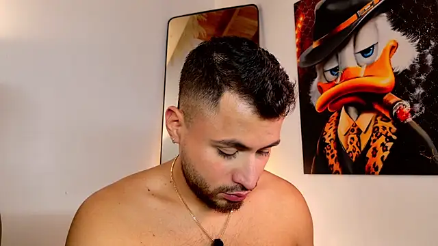 Juan Castano online show from February 8, 1:59 pm