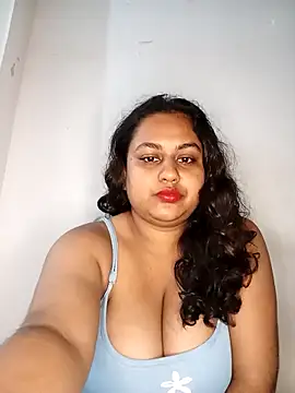 Snapshot of bumblebeegirl chatting on October 13, 5:04 pm bumblebeegirl online show from October 13, 5:04 pm