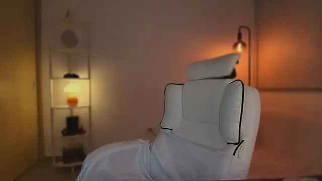 Dakotaa  online show from October 20, 5:21 am