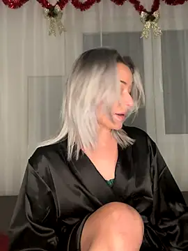 petrouchkaaa  online show from December 4, 8:42 pm