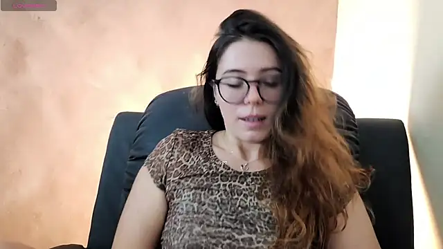 irinasweet27 online show from December 21, 1:37 pm