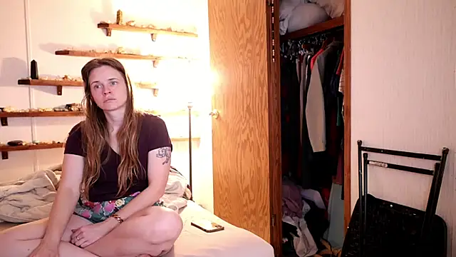 xxpixeyxx online show from April 15, 4:07 pm