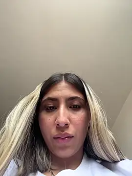 Ameellie online show from April 4, 4:39 pm