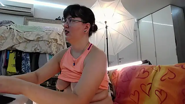 Snapshot of ILoveToFeelU chatting on September 20, 1:38 am ILoveToFeelU online show from September 20, 1:38 am
