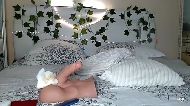 Bigboobs6930 online show from March 21, 8:19 am