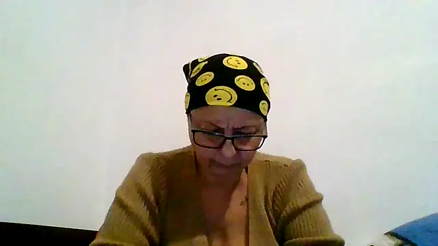 roseblak42 online show from November 17, 4:30 pm