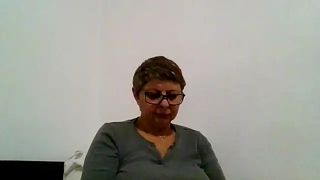 roseblak42 online show from November 5, 6:24 pm