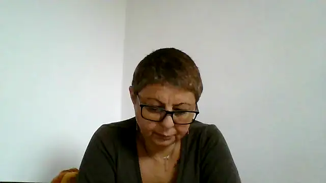 Snapshot of roseblak42 chatting on October 6, 1:50 pm roseblak42 online show from October 6, 1:50 pm