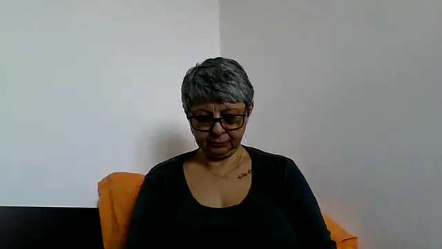 roseblak42 online show from March 25, 10:18 am