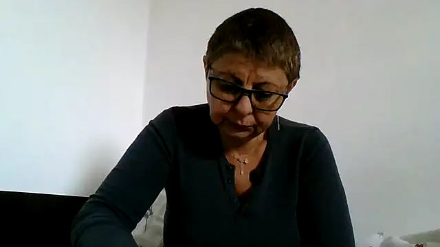 Snapshot of roseblak42 chatting on October 1, 11:59 am roseblak42 online show from October 1, 11:59 am