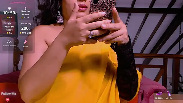 Ruvi Queen online show from October 15, 7:44 am