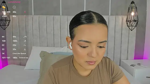 lea gray online show from November 3, 6:01 pm