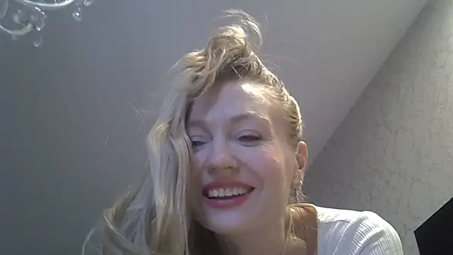 ZarinaSwift online show from April 7, 11:01 am