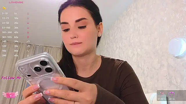 LaraSkinny online show from March 31, 1:11 pm